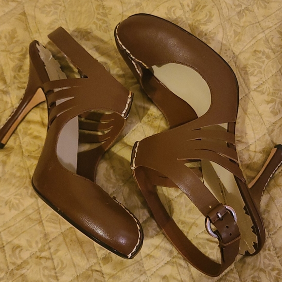 Shoes - Picture 3 of 8